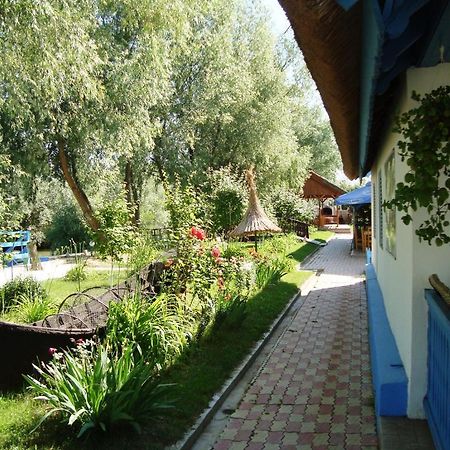 Отель Casa Dintre Salcii Uzlina Экстерьер фото
